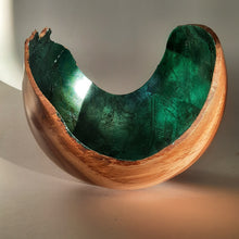 Load image into Gallery viewer, Elm bowl with marbled green leaf
