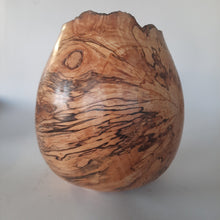 Load image into Gallery viewer, Spalted alder bowl
