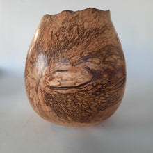 Load image into Gallery viewer, Spalted alder bowl
