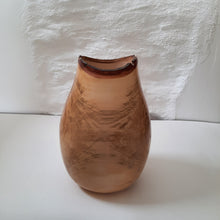 Load image into Gallery viewer, Chestnut Vase
