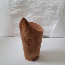 Load image into Gallery viewer, Chestnut vase
